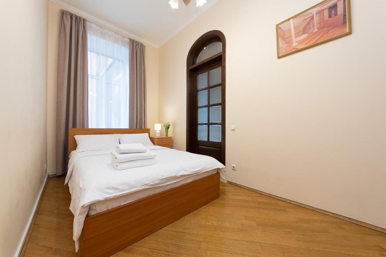 Apartament On Independence Square Kiev Bagian luar foto