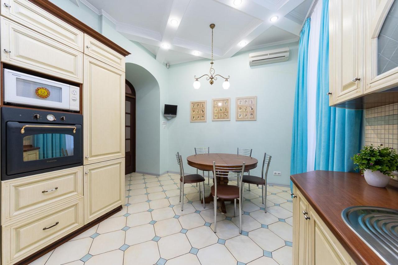 Apartament On Independence Square Kiev Bagian luar foto