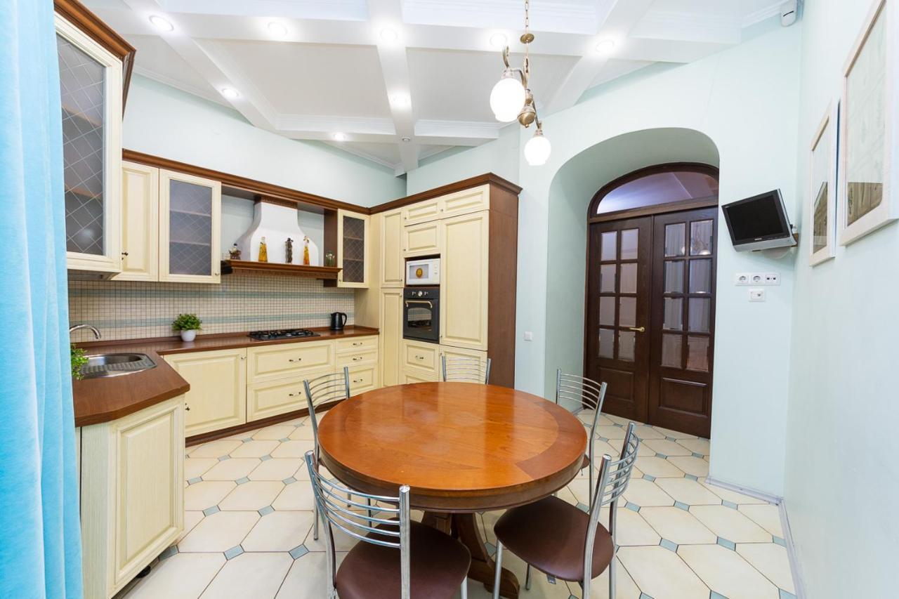 Apartament On Independence Square Kiev Bagian luar foto
