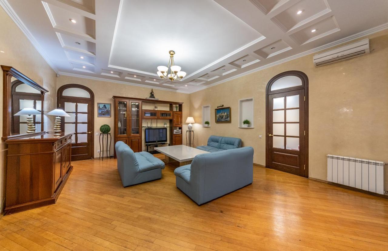 Apartament On Independence Square Kiev Bagian luar foto