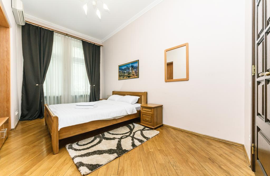 Apartament On Independence Square Kiev Bagian luar foto