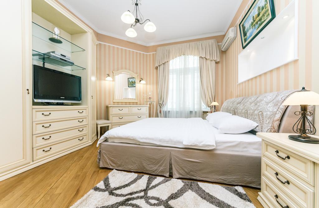 Apartament On Independence Square Kiev Bagian luar foto