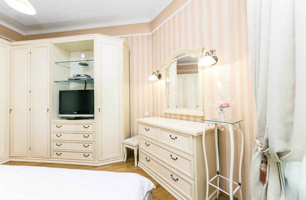 Apartament On Independence Square Kiev Bagian luar foto
