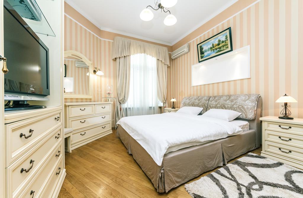 Apartament On Independence Square Kiev Bagian luar foto