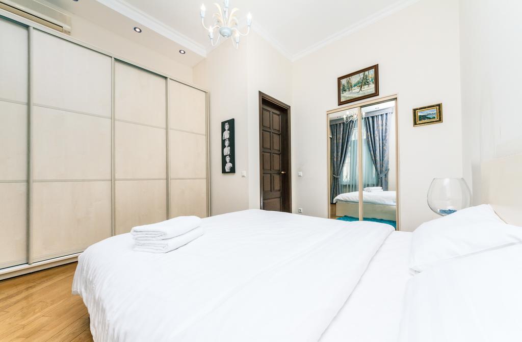 Apartament On Independence Square Kiev Bagian luar foto